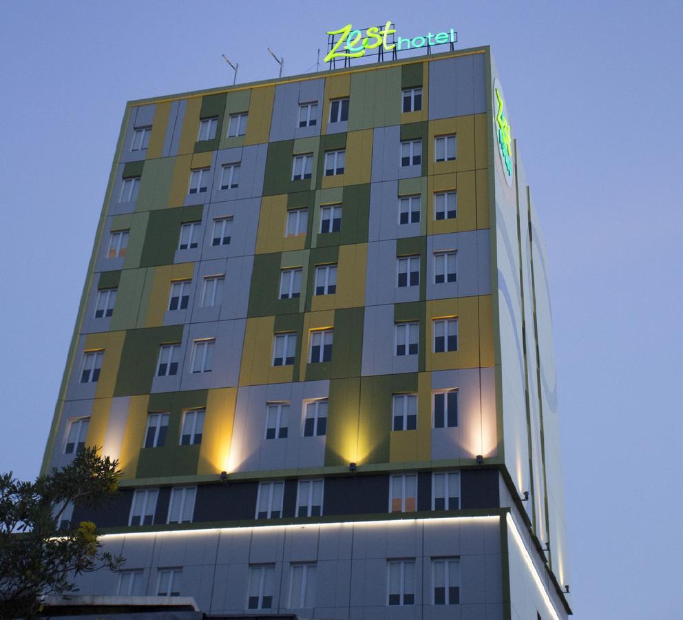 Zest Jemursari By Swiss-Belhotel International Σουραμπάγια Εξωτερικό φωτογραφία