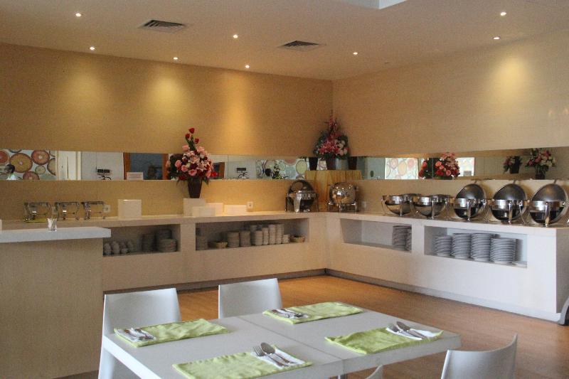 Zest Jemursari By Swiss-Belhotel International Σουραμπάγια Εξωτερικό φωτογραφία