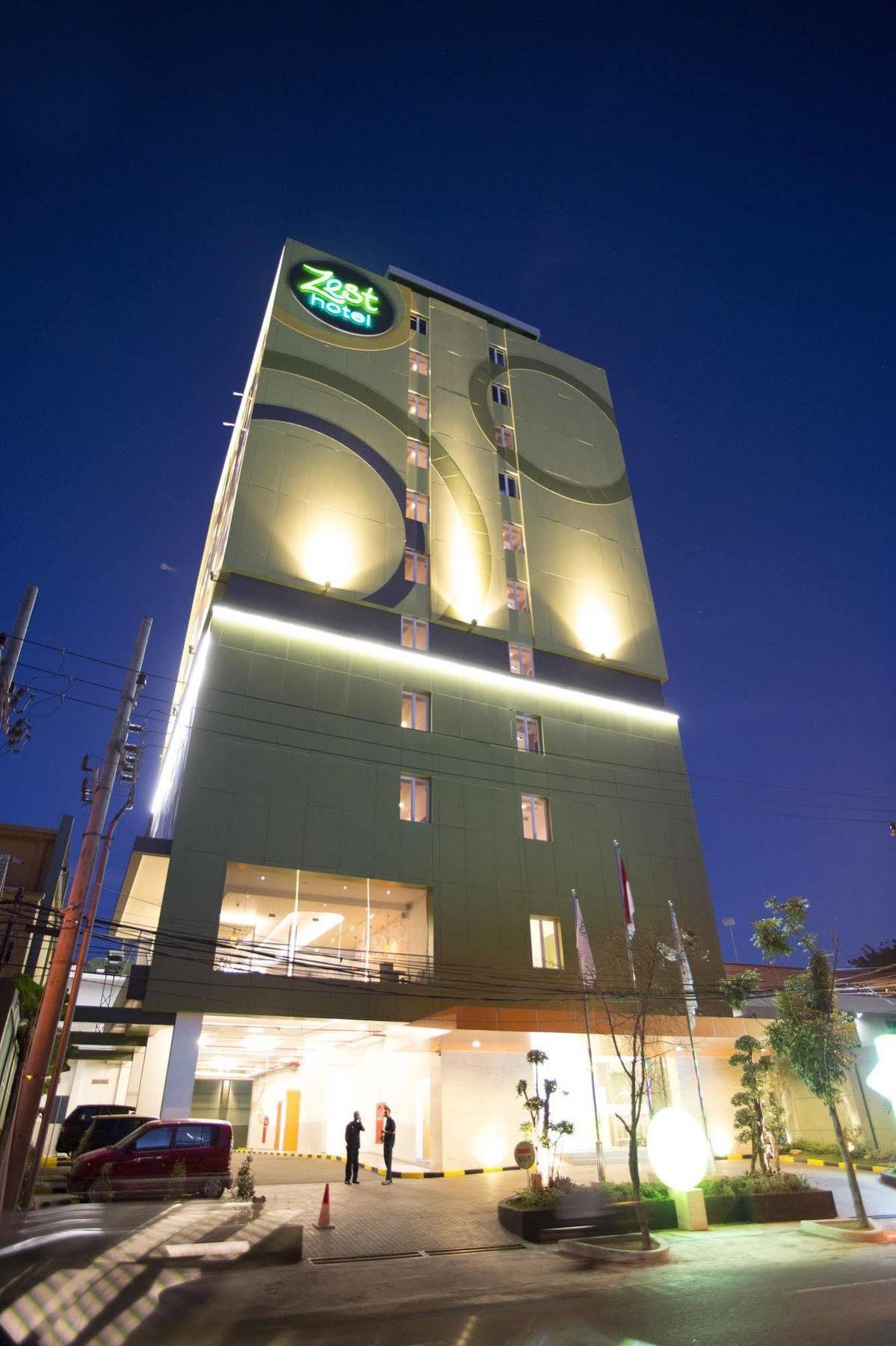 Zest Jemursari By Swiss-Belhotel International Σουραμπάγια Εξωτερικό φωτογραφία