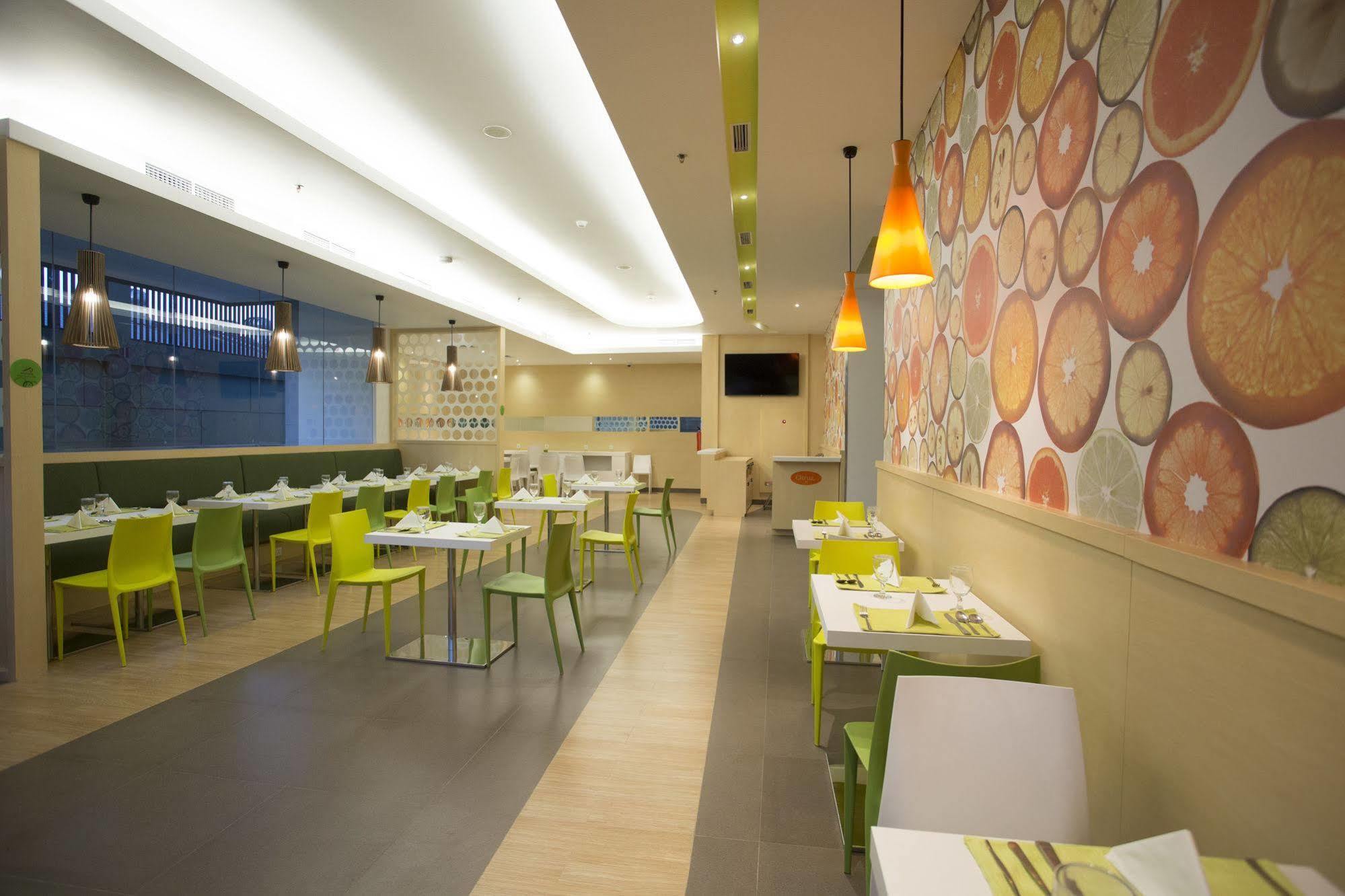 Zest Jemursari By Swiss-Belhotel International Σουραμπάγια Εξωτερικό φωτογραφία